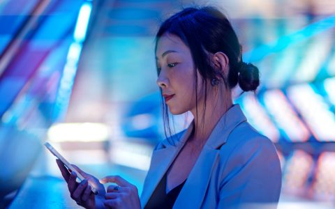 打造卓越数据中台，为银行搭建“智慧大脑”